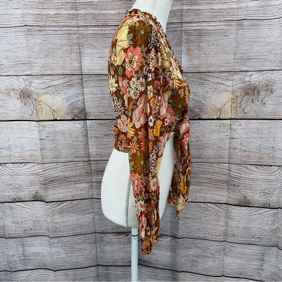Billabong X The Salty Blonde Brown Floral Ruffled Tie-Front Blouse Size M - Picture 3 of 12